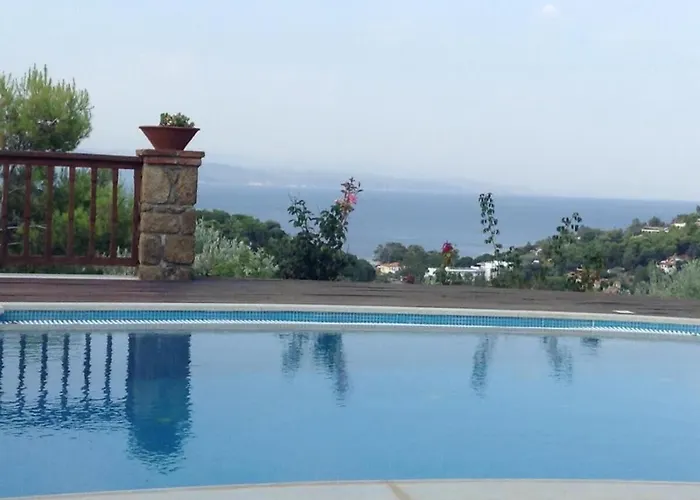 Luxury Villa Nefeli In Skiathos Featuring An Exclusive Private Pool Oasis