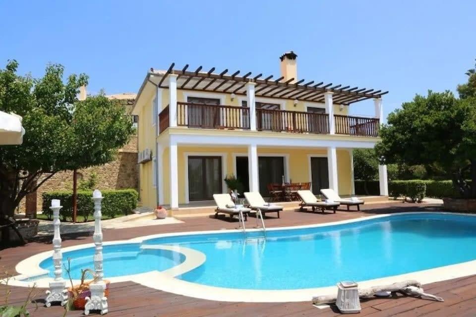 Villa Luxury Nefeli In Skiathos Featuring An Exclusive Private Pool Oasis Troulos